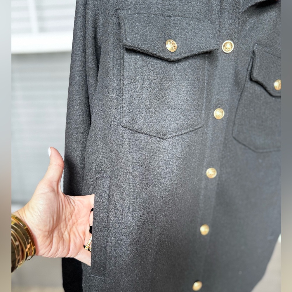Women's Express Black Tweed Novelty Button Oversized Shacket Size Small - Picture 2 of 6